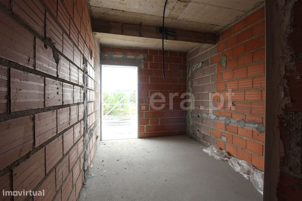 Apartamento T2 c/ varanda ; Pinhal General