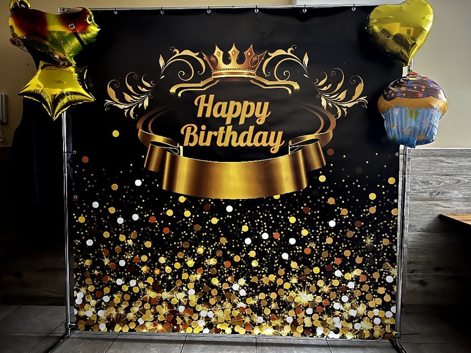 Є чотири банери.Банер "Мафія", фотозона, каркас