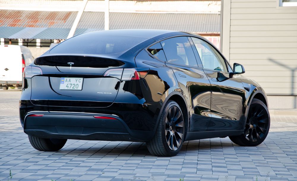 Продам Tesla Model Y