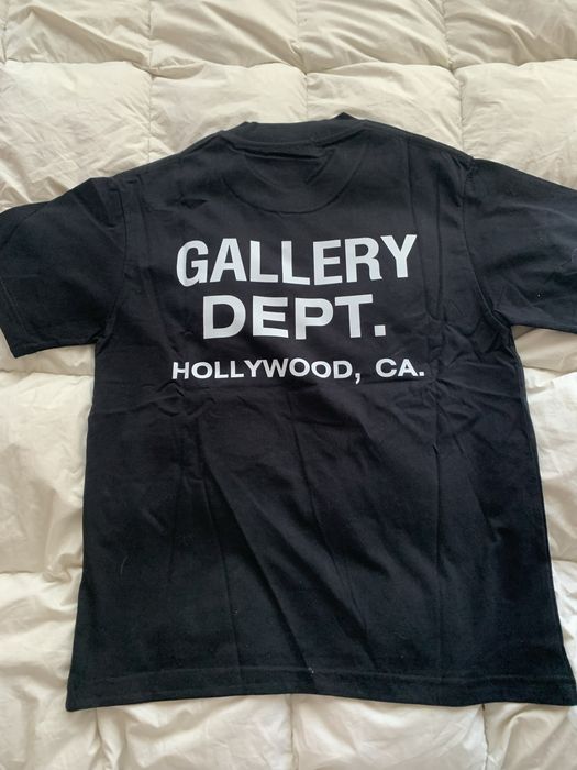 T-shirt gallery dept