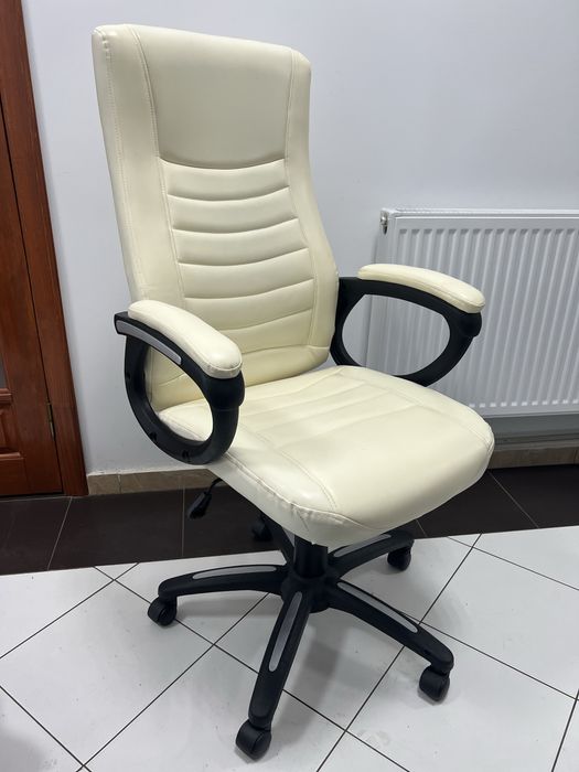 Крісло офісне Just Sit ZEUS – Бежевий