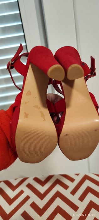 Sandália PRIMARK - Artigo Novo