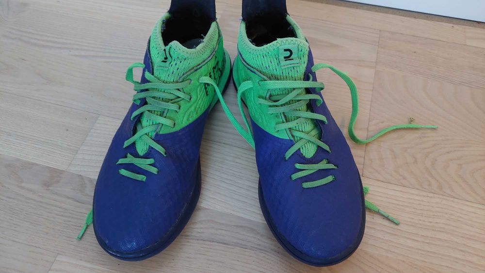 Buty r35 piłka nożna Kipsta Viralto III TF twarda nawierzchnia turfy