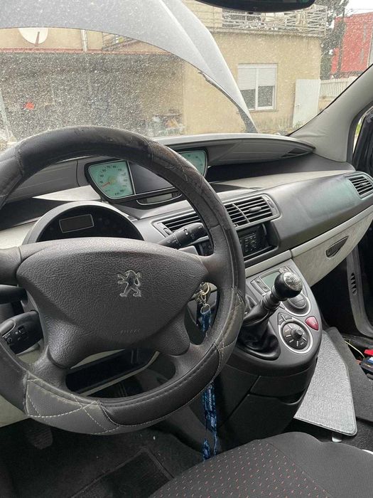 Peugeot 807 2.2 Hdi
