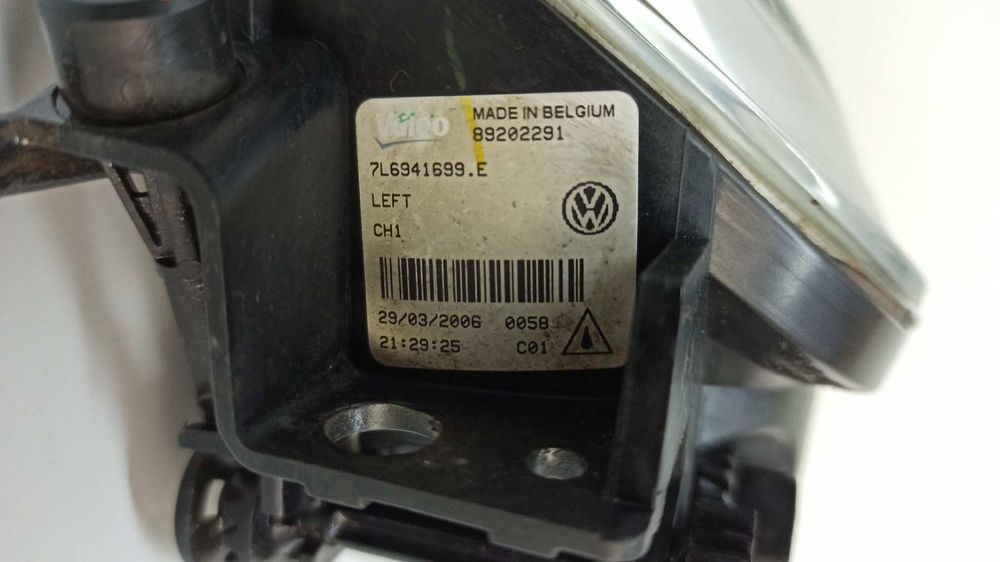FAROL DE NEVOEIRO ESQUERDO VOLKSWAGEN TOUAREG (7LA) V6