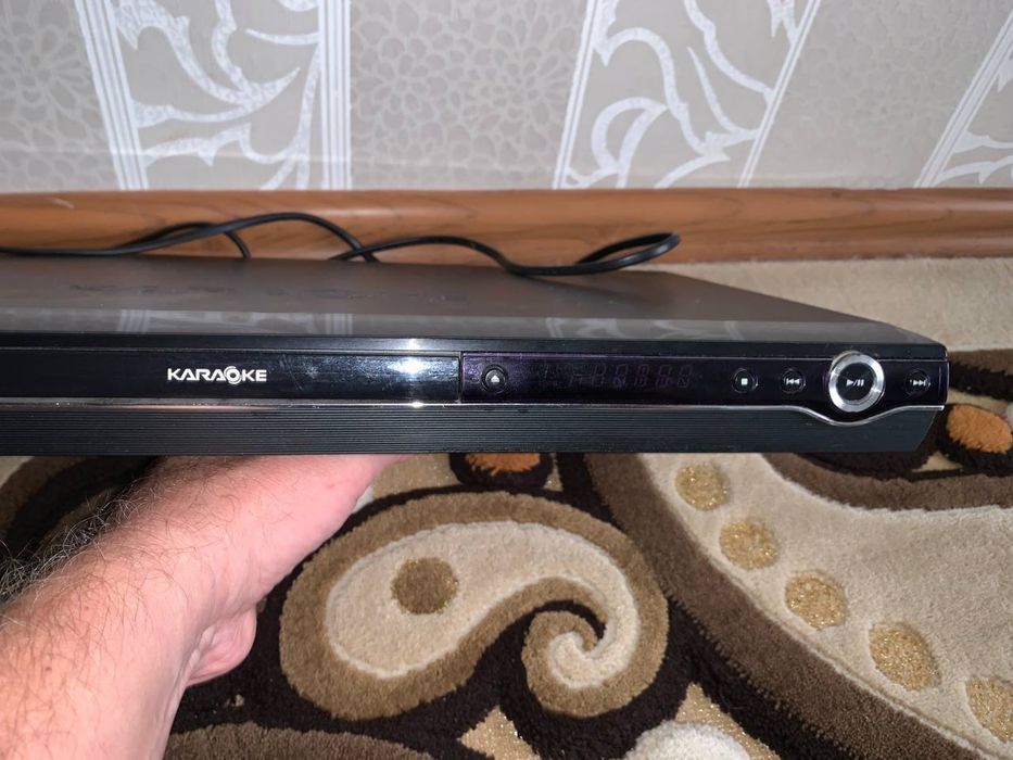 LG дівіді програвач