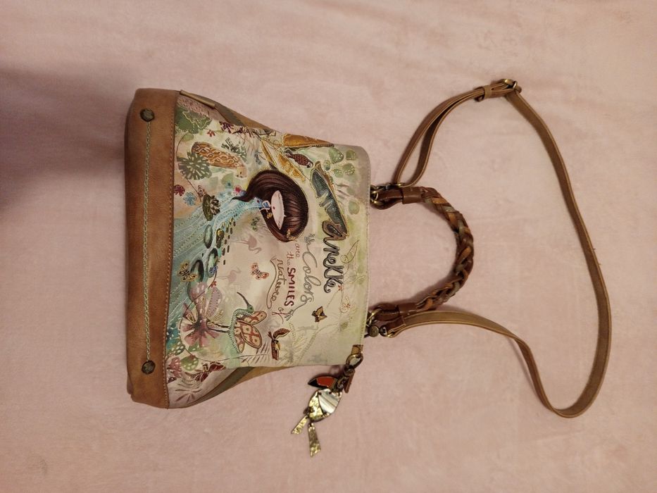 Mala Anekke como nova