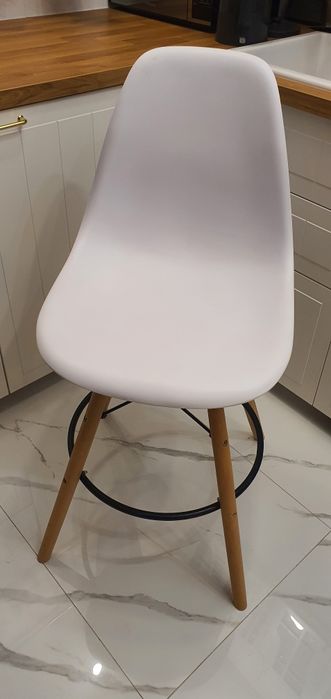 Krzesło barowe jak nowe.