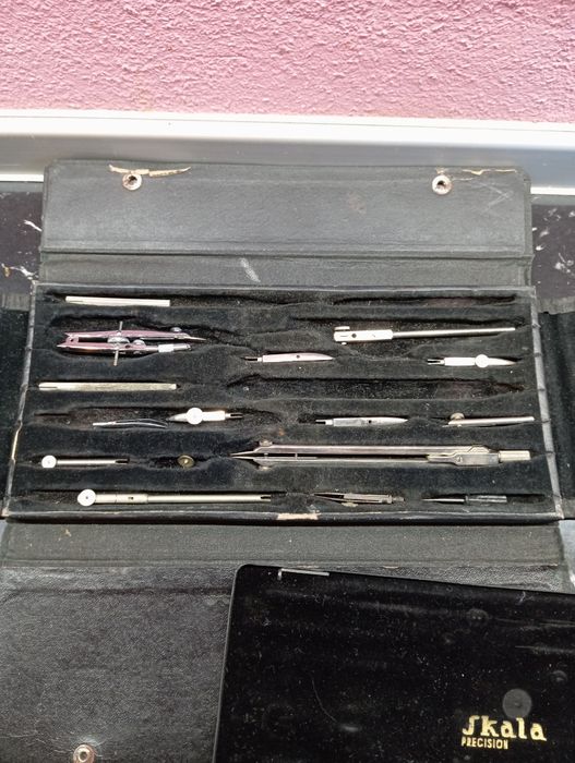 Zestawy kreślarskie cyrkle