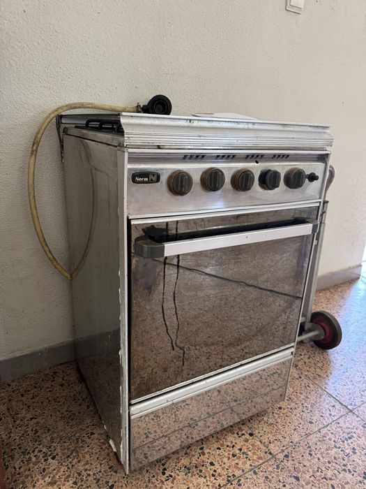 Fogão a gás com forno