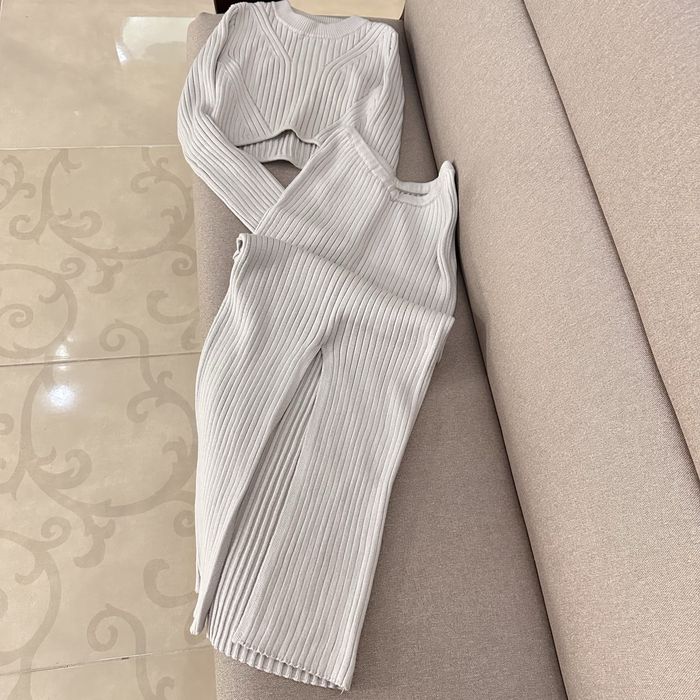 Костюм  Bershka , кофта  Bershka  , юбка  Bershka