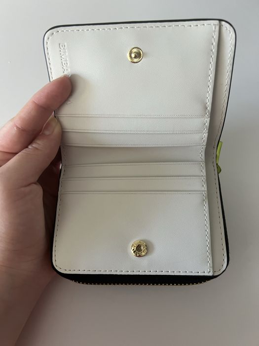 Carteira ByL preta (efeito pele de crocodilo)