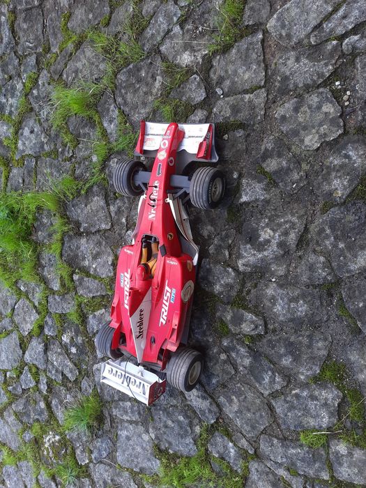 Carro formula 1, cerca de 50cm
