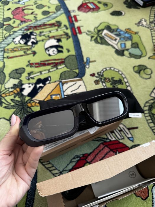 3D окуляри Sony для перегляду фільмів в домашньому кінотеатрі