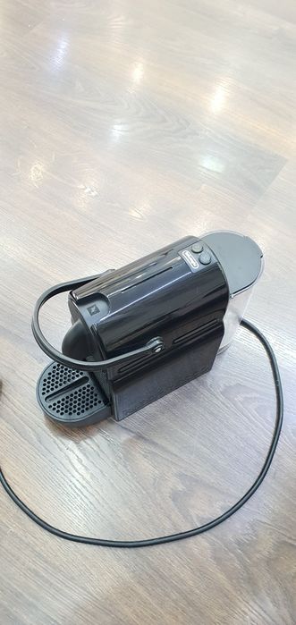 Máquina Nespresso DeLonghi