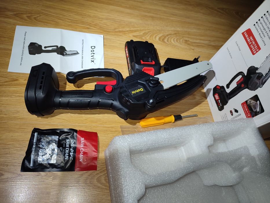 Міні пила електрична ланцюгова акумуляторна  Mini Electric Chainsaw
