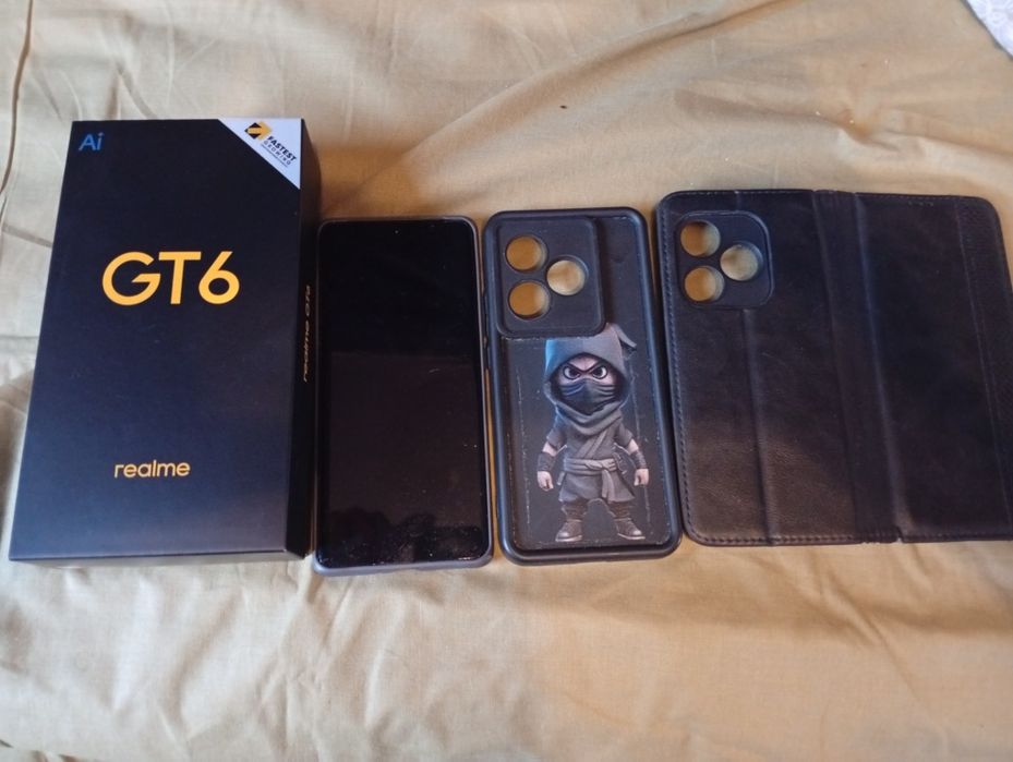 Realme GT 6  ... 8 /256