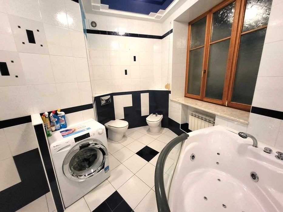 Продажа 4-х к кв ул Маяковского д 8-А, ВТОРОЙ этаж, рядом 71 гимназия.