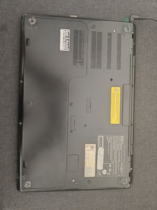 Ноутбук Sony VAIO / Intel Core i5 / 6GB RAM / Windows 10 Pro. SSD 256