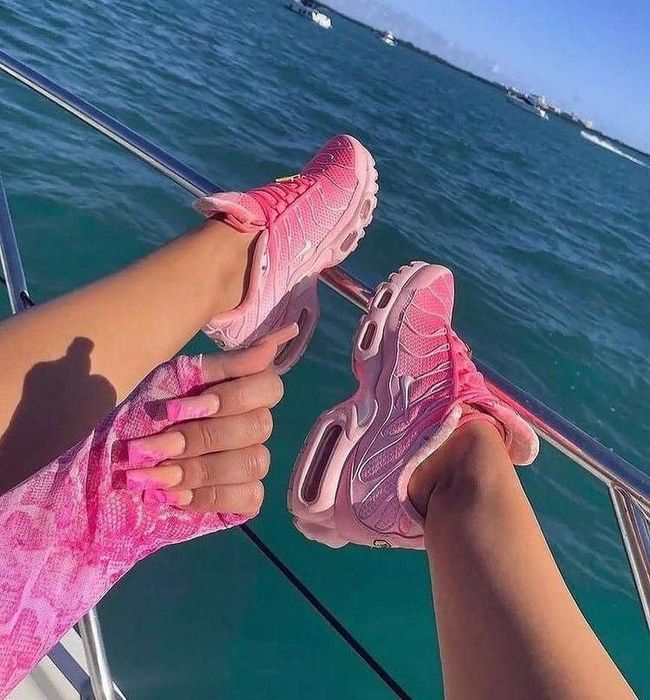 Кроссовки Женские Nike Air Max Plus TN Ultra Pink/Жіночі Кросівки