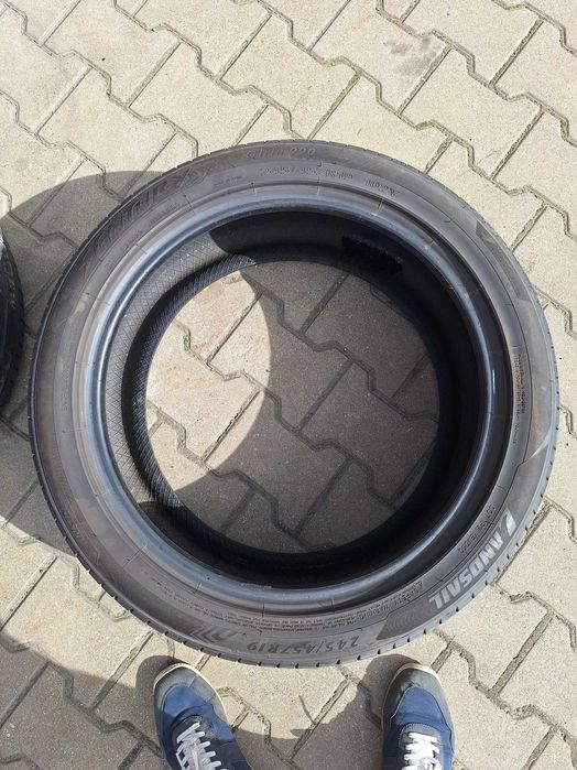 Używane opony 245/45ZR19