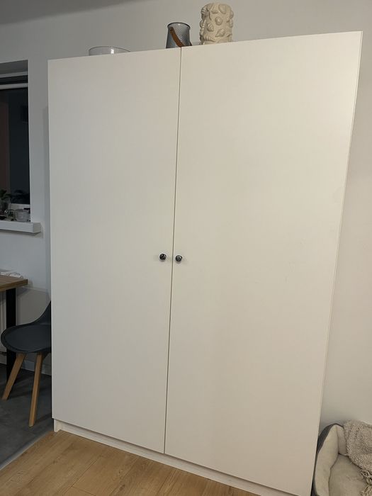 Sprzedam szafę Wysokość 200 cm Szerokość 140 cm Głębokość 55 cm