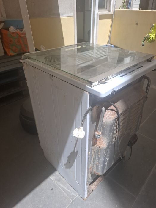 Fogão Indesit a funcionar – Ideal para peças ou reparação