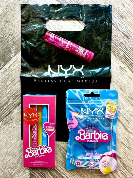 NYX Professional BARBIE Zestaw do makijażu błyszczyk, kredki, rzęsy