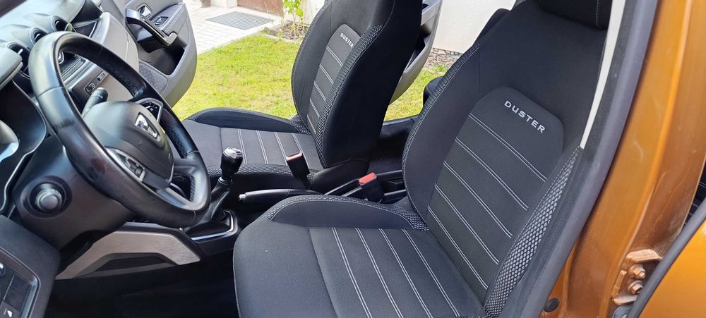 samochód osobowy dacia duster