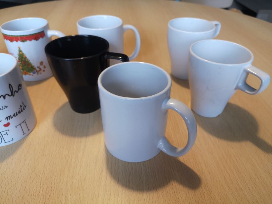 8 Assorted Mugs441987461673144323