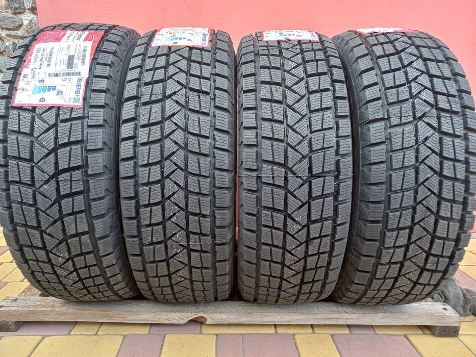 Нова 215/65/16 зима. Резина 26 року. Шини Firemax.  Продаж 2 або 4 шт.