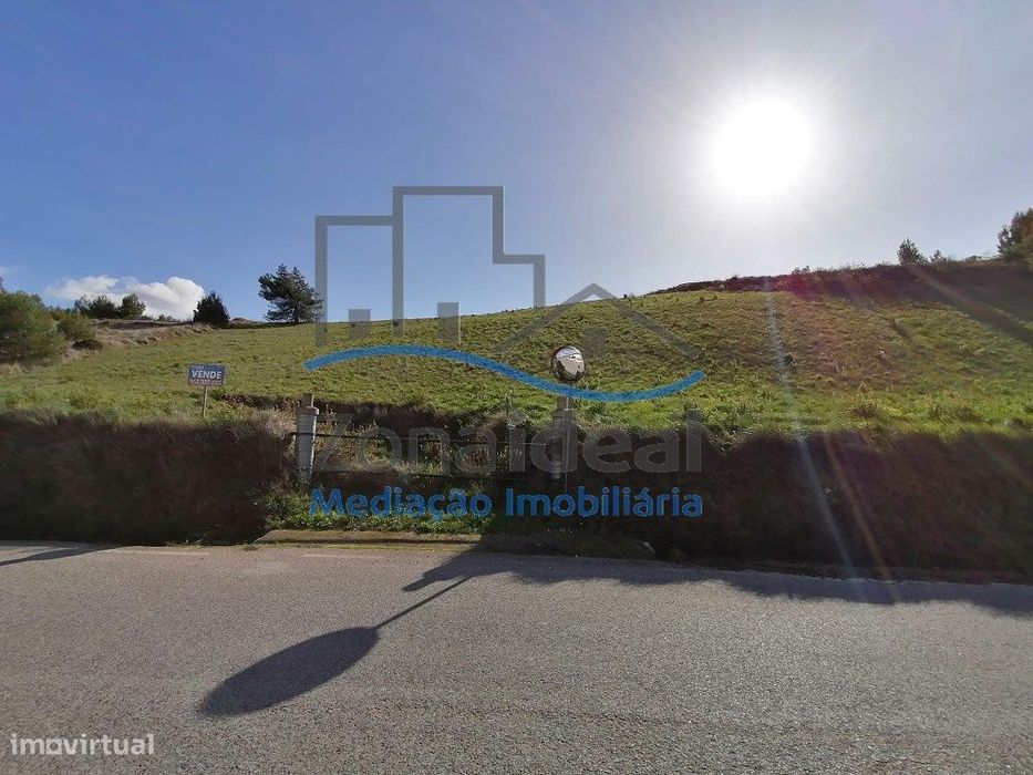 Terreno com excelente vista panorâmica, localizado em Cabreira, Ale... — Alenquer (Santo Estêvão E Triana), Lisboa