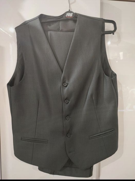 Garnitur 3 częściowy.