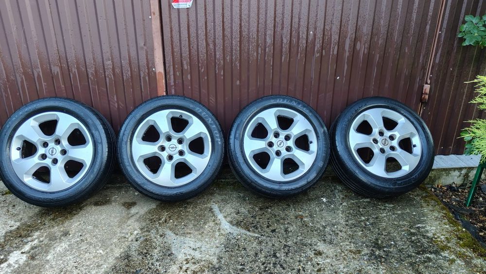 Felgi aluminiowe z oponami