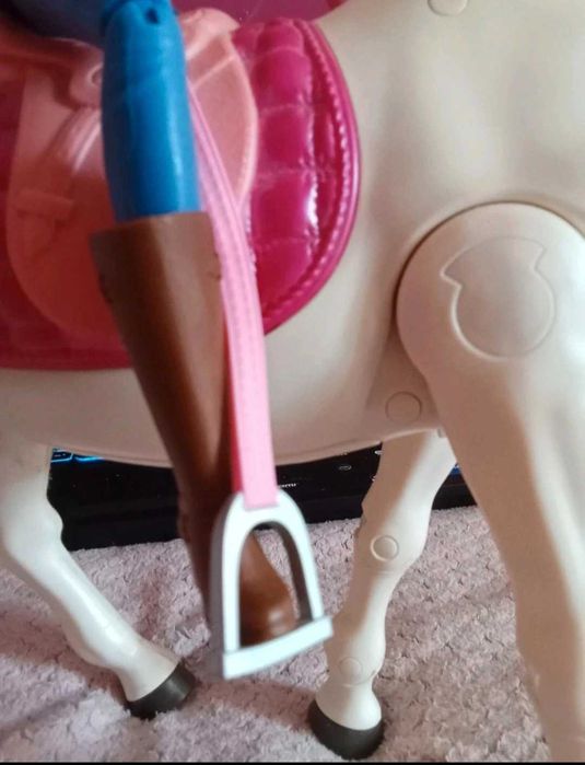Interaktywny koń barbie