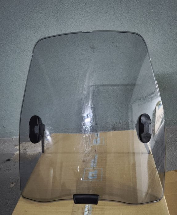 Parabrisas Puig para Vespa GTV completo e em estado de novo