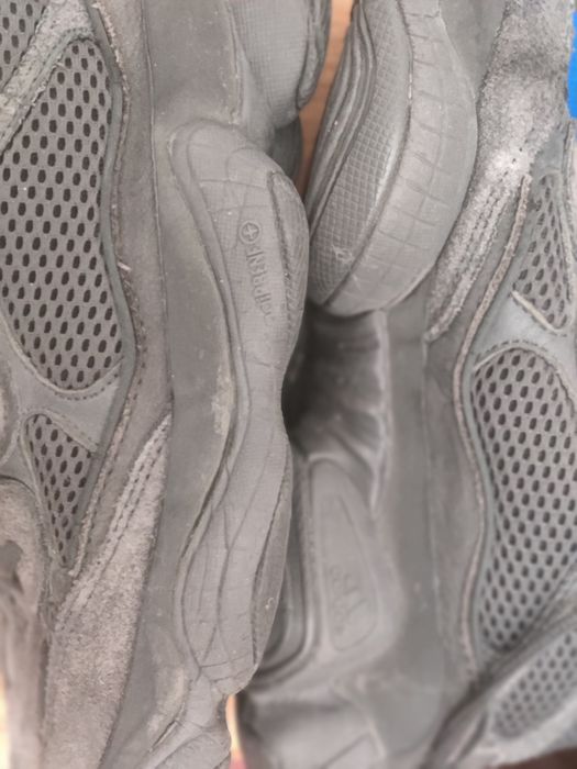 Кросівки Adidas Yeezy 500
бувші в вжитку в доброму стані
довжина устіл