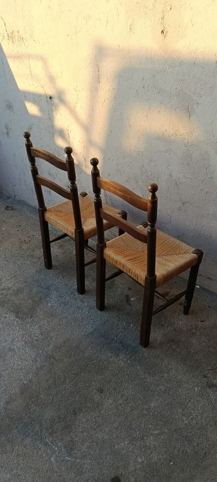 Cadeiras em Bom Estado