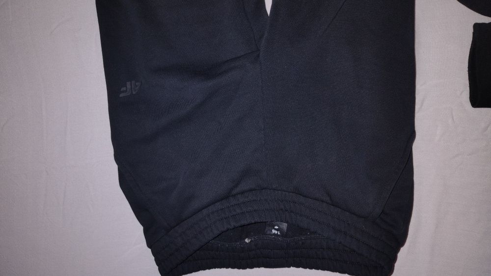 Ubrania dziewczęce coccodrillo i 4f bluzy spodnie