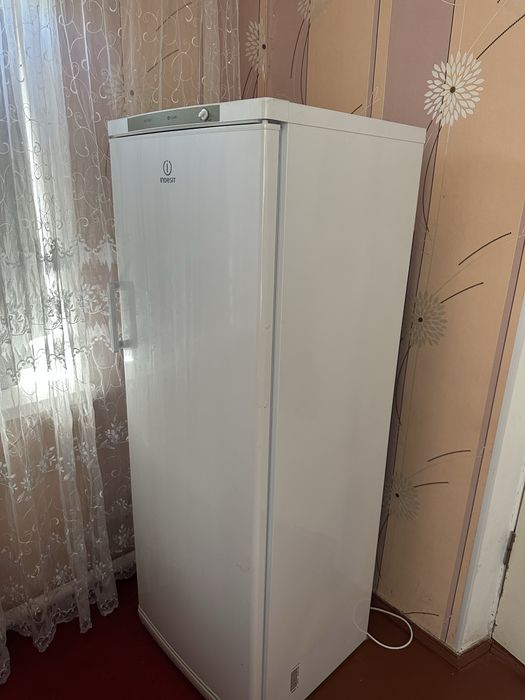 Морозильна камера Indesit NUS 16.1 AANFH