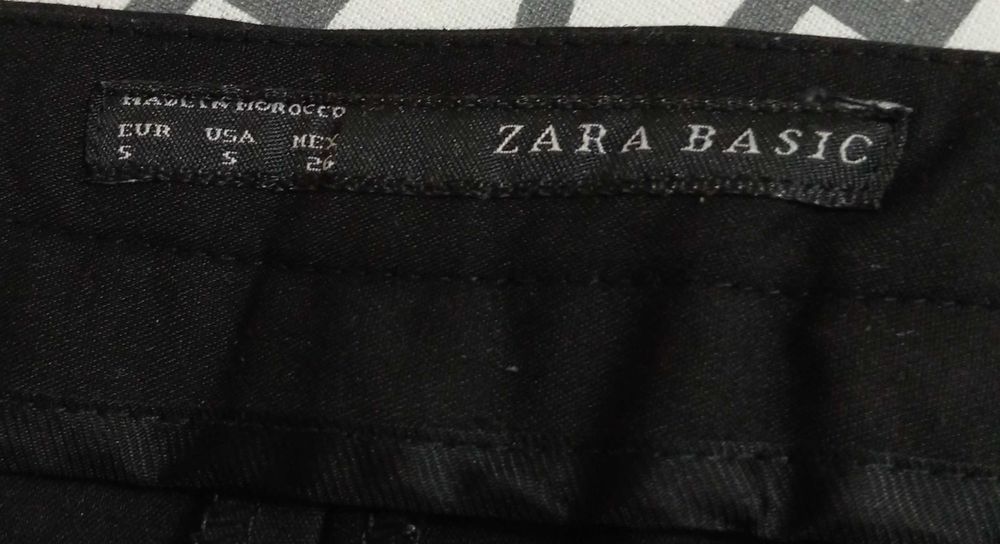 Штани жіночі вузькі ZARA BASIC чорні. Розмір S .