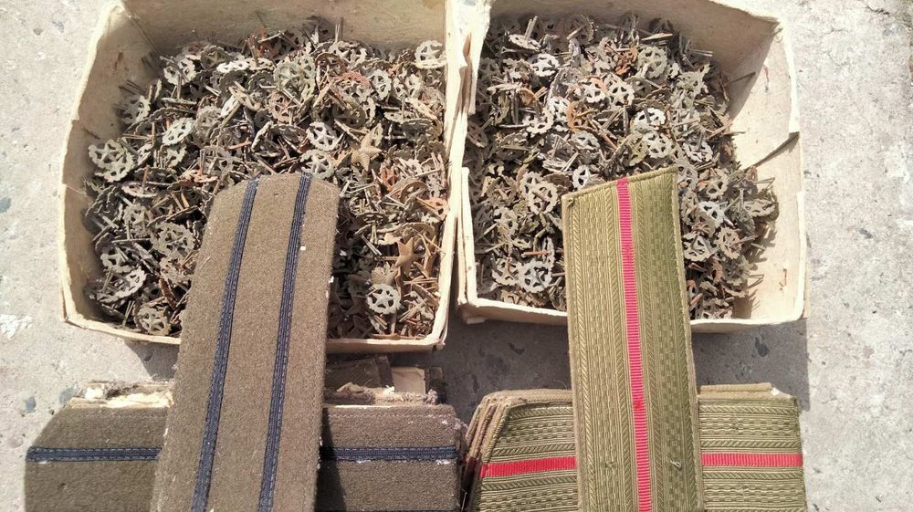 Военная звёздочка с сером и молотом