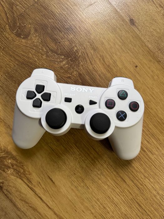Sprawny pad do PS3. Gratis kabelek