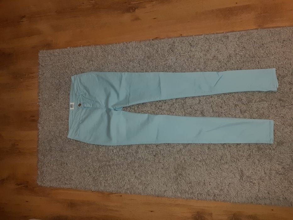 Błękitne jasne spodnie rurki Vero Moda rozm S/M