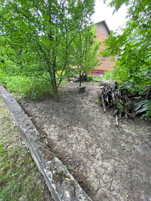 2-х поверхова дача із земельною ділянкою біля річки в с.Петрівка
