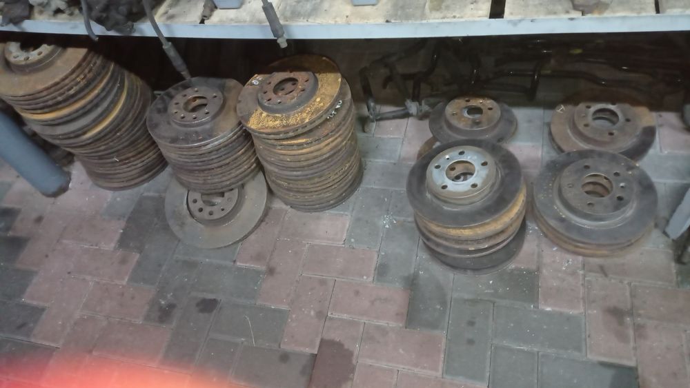 Гальмівний тормозний диск Опель Астра аш Зафіра Б Opel Astra H Zafira