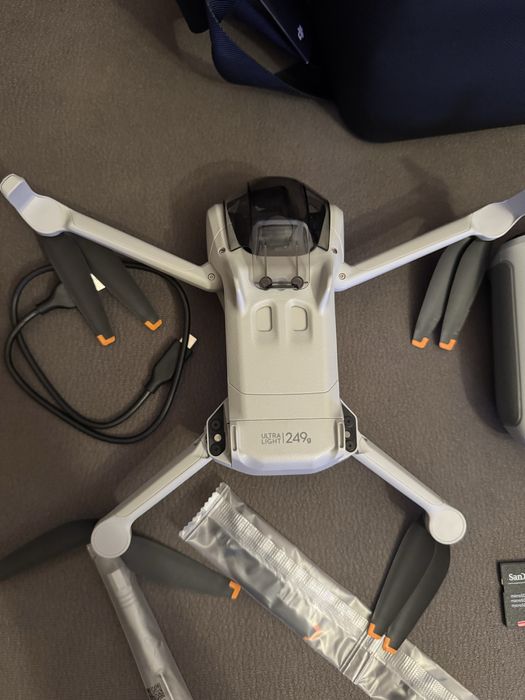 Drone DJI Mini 3 + RC + extras