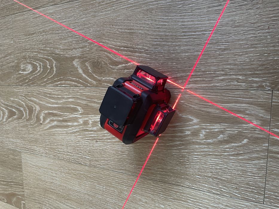 Професійний лазерний будівельний рівень 3D Protester LL412R