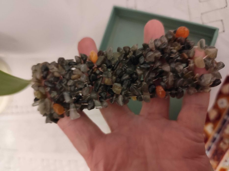 bransoletka z kamieni oliwkowa