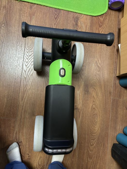 Продам беговел дитячий